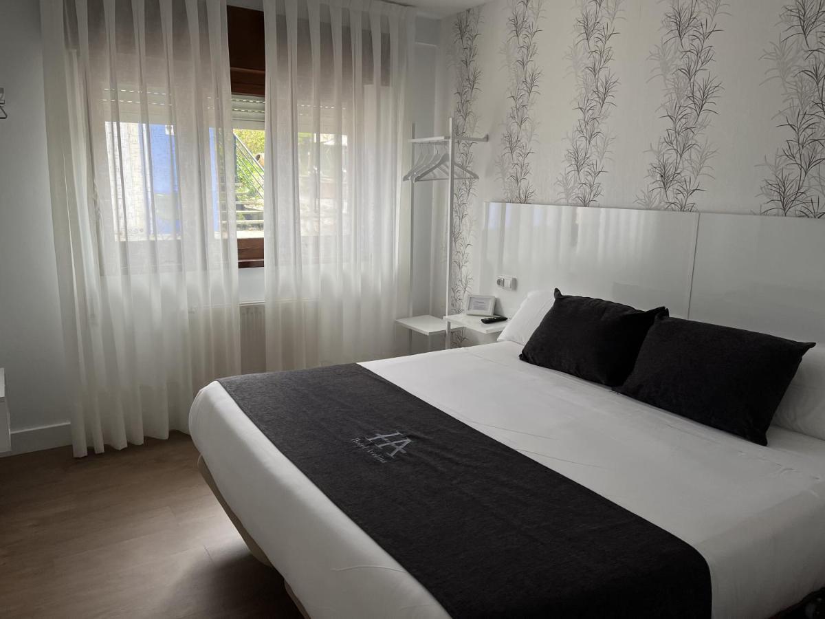 Hotel Avelina Onís 외부 사진