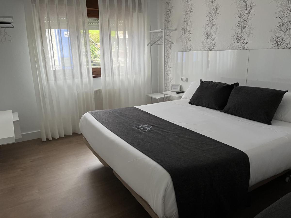 Hotel Avelina Onís 외부 사진
