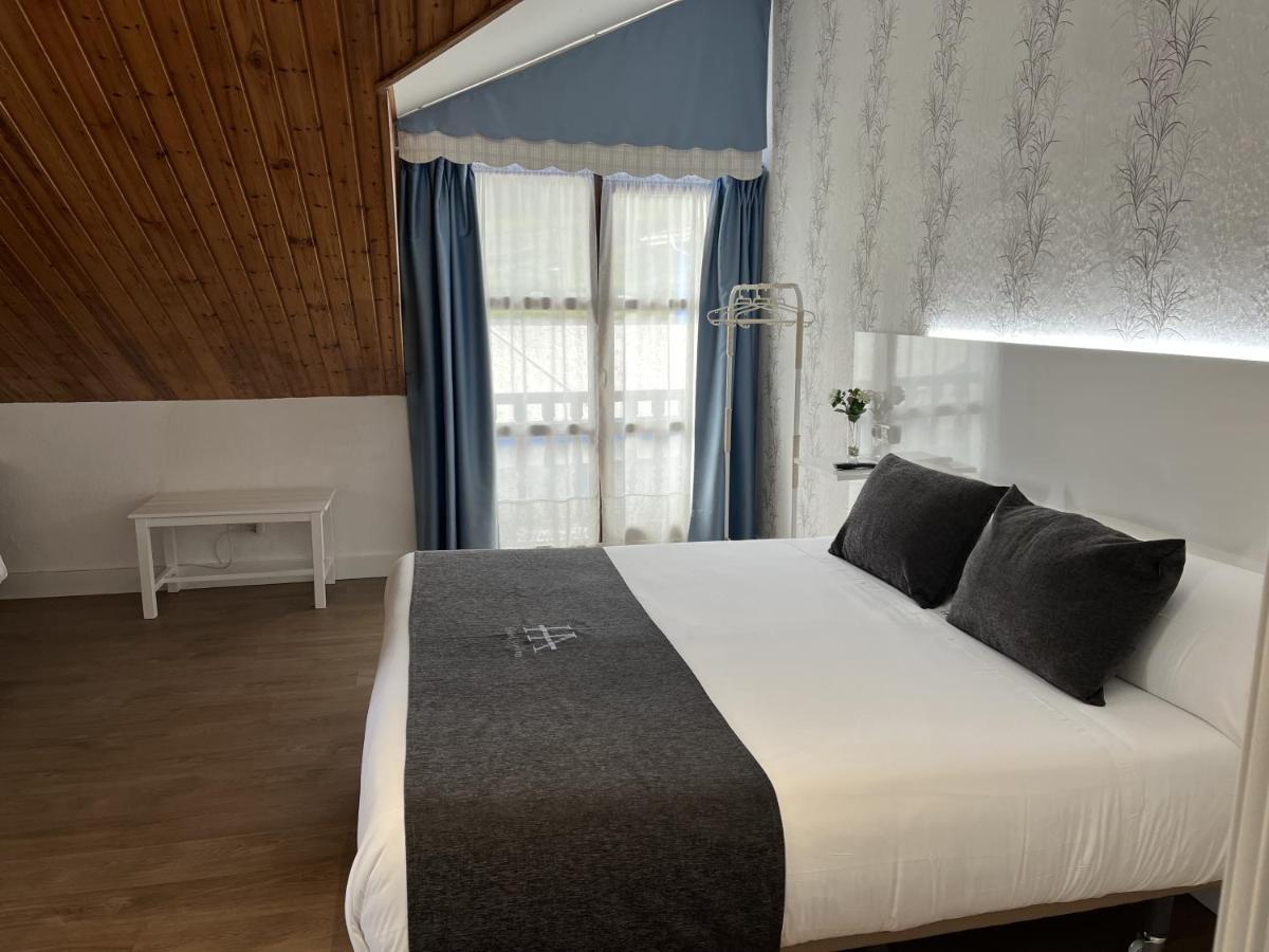 Hotel Avelina Onís 외부 사진