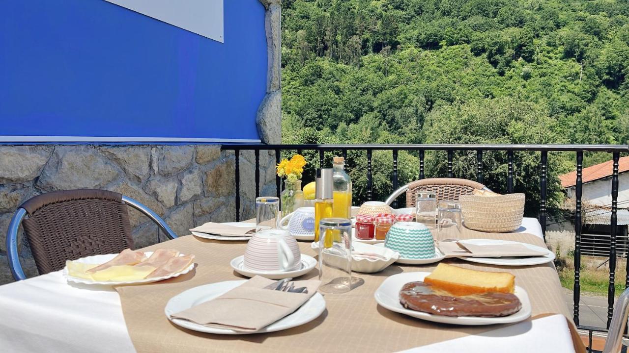 Hotel Avelina Onís 외부 사진